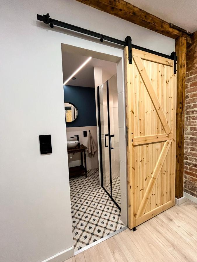 Brick And Wood Apartment *