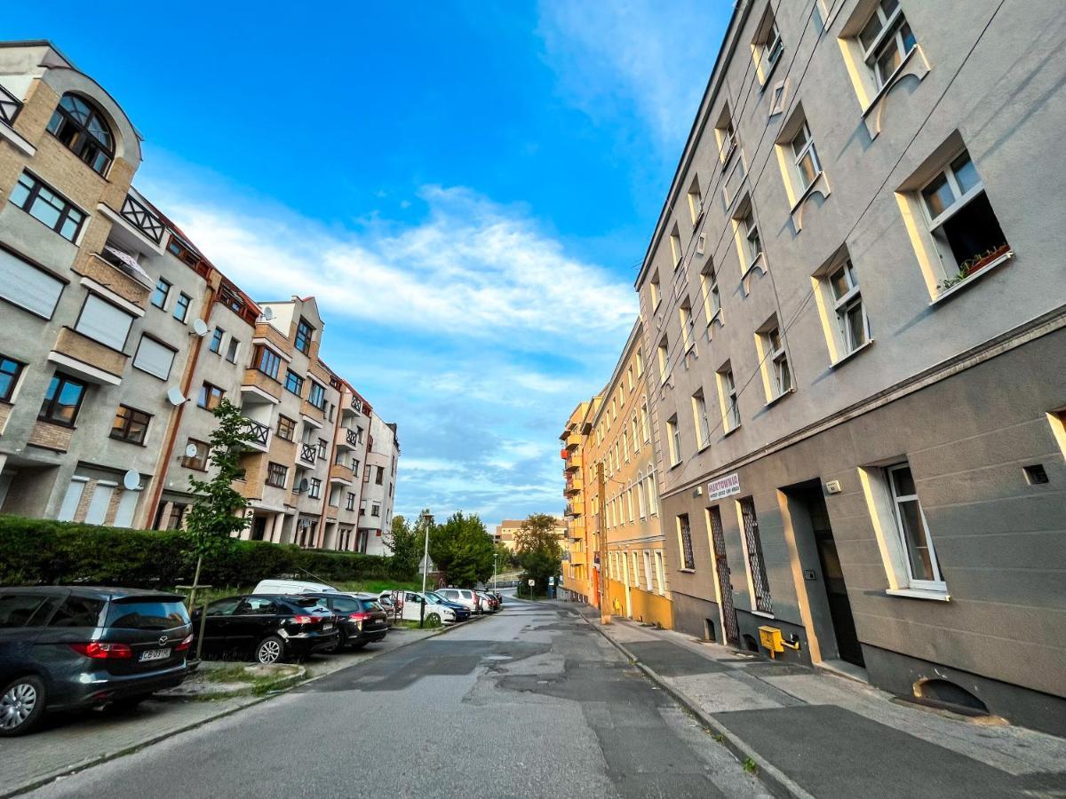 Апартаменти Brick And Wood