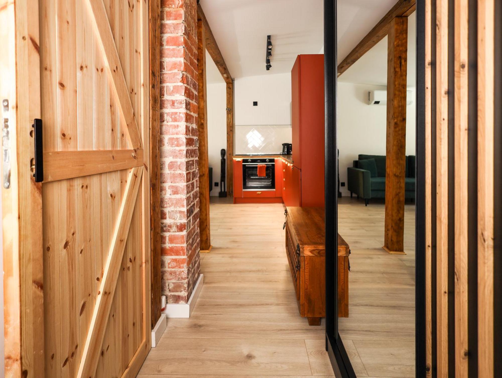 Brick And Wood Apartment *